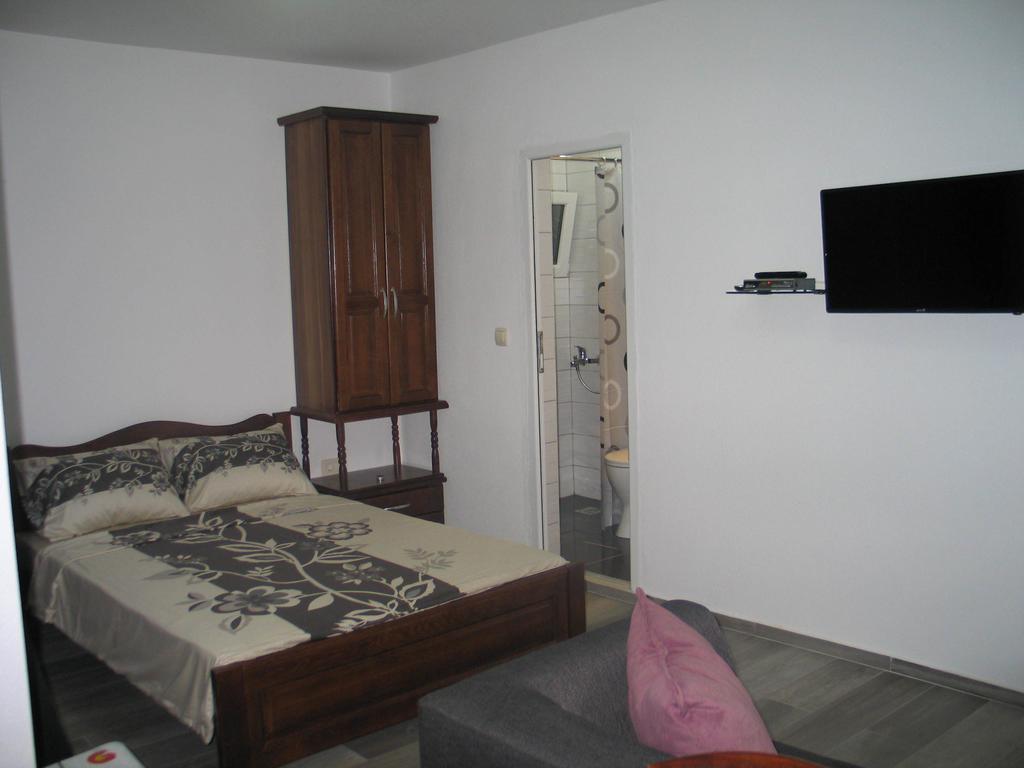 Guest House Dena Dobra Voda Rom bilde