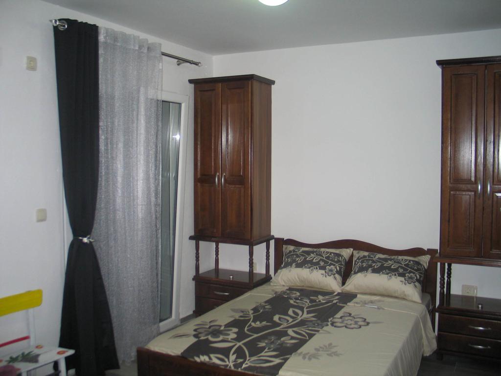 Guest House Dena Dobra Voda Rom bilde