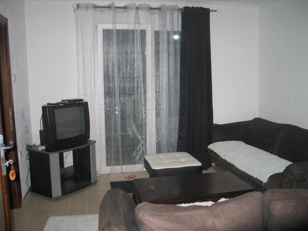 Guest House Dena Dobra Voda Rom bilde