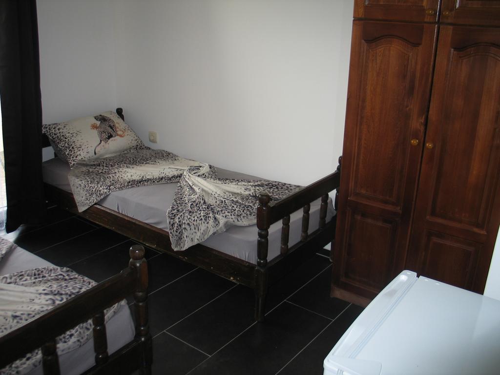 Guest House Dena Dobra Voda Rom bilde