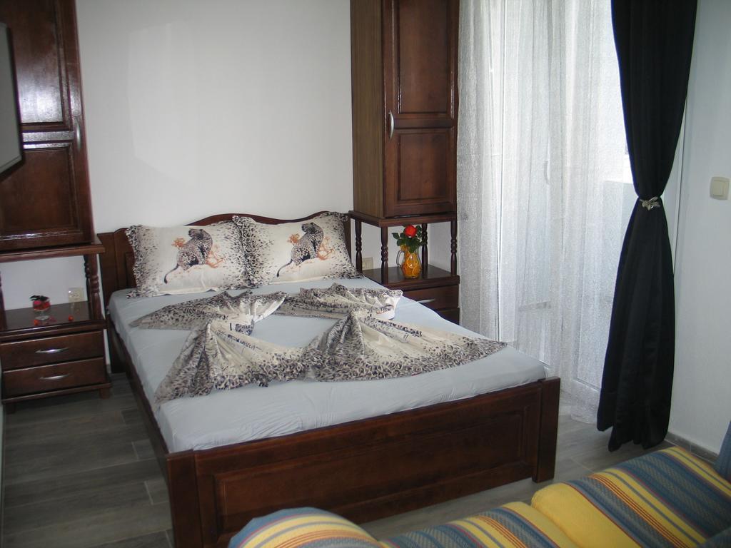 Guest House Dena Dobra Voda Rom bilde